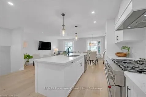 675 Woodview Road Burlington ON L7N 3A4