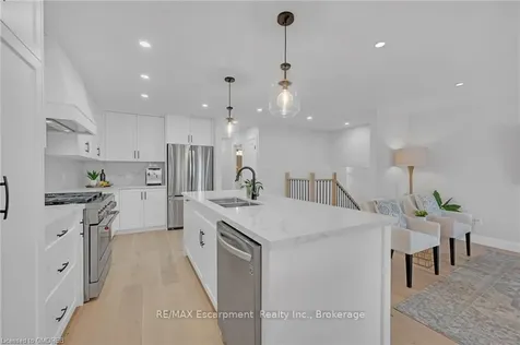 675 Woodview Road Burlington ON L7N 3A4