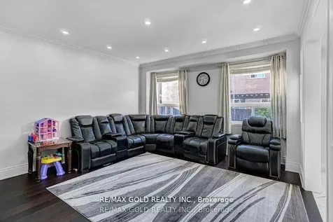 12 Castle Mountain Drive Brampton ON L6R 2Y1