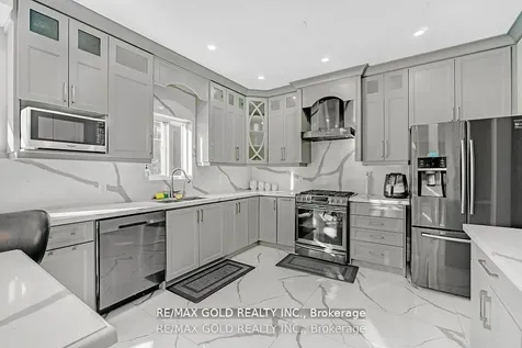 12 Castle Mountain Drive Brampton ON L6R 2Y1