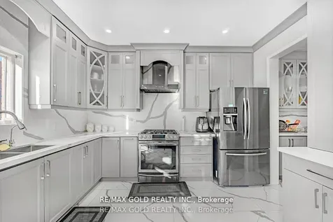 12 Castle Mountain Drive Brampton ON L6R 2Y1