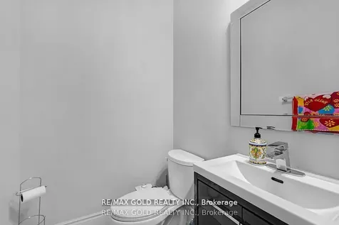 12 Castle Mountain Drive Brampton ON L6R 2Y1