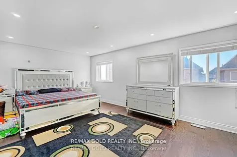 12 Castle Mountain Drive Brampton ON L6R 2Y1