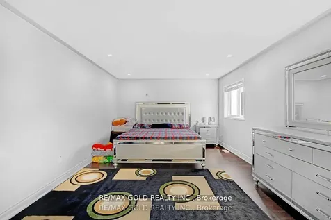 12 Castle Mountain Drive Brampton ON L6R 2Y1