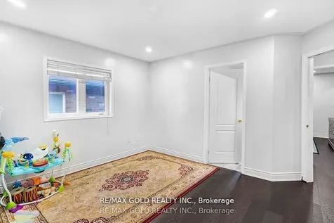 12 Castle Mountain Drive Brampton ON L6R 2Y1