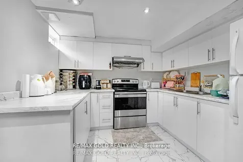 12 Castle Mountain Drive Brampton ON L6R 2Y1