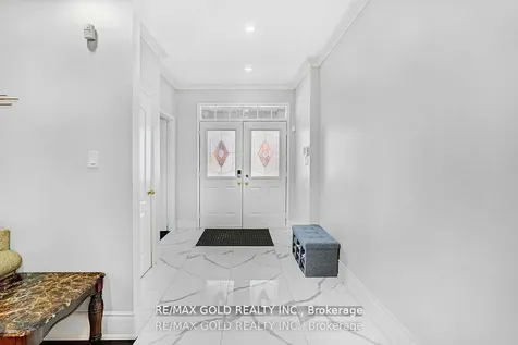 12 Castle Mountain Drive Brampton ON L6R 2Y1