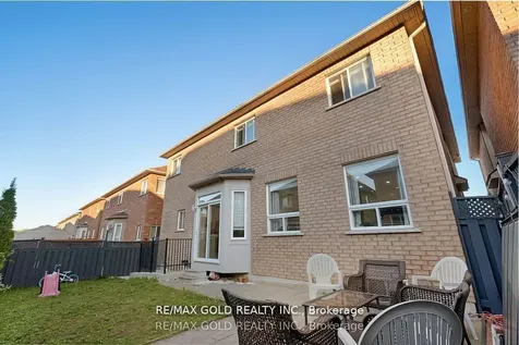 12 Castle Mountain Drive Brampton ON L6R 2Y1