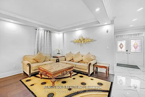 12 Castle Mountain Drive Brampton ON L6R 2Y1