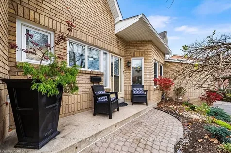 2155 Duncaster Drive Burlington ON L7P 4R4