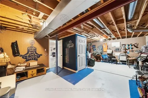 2155 Duncaster Drive Burlington ON L7P 4R4