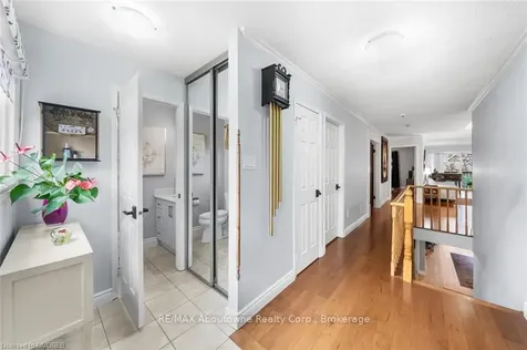 2155 Duncaster Drive Burlington ON L7P 4R4