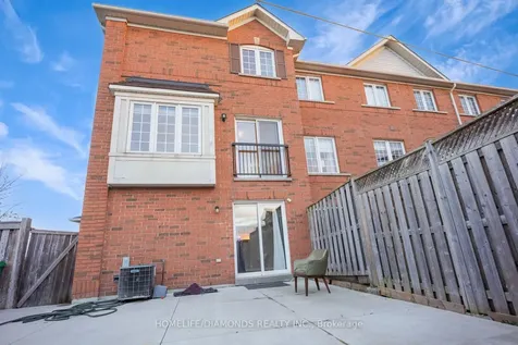 250 Richvale Drive Brampton ON L6Z 4W9