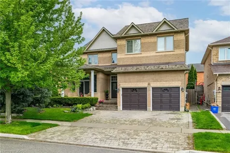 4 Munro Circle Halton Hills ON L7G 6A1