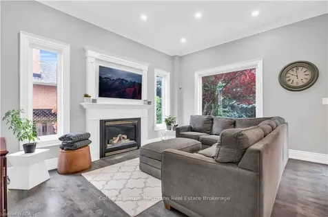 4 Munro Circle Halton Hills ON L7G 6A1