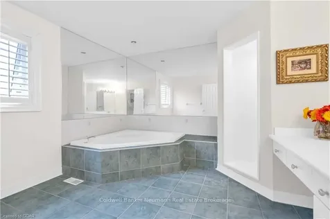4 Munro Circle Halton Hills ON L7G 6A1