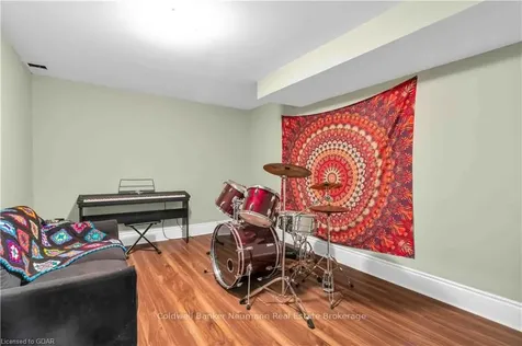 4 Munro Circle Halton Hills ON L7G 6A1