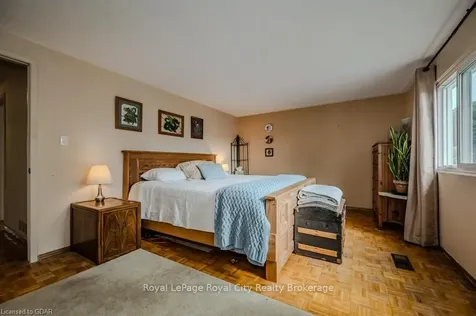 3200 Candela Drive Mississauga ON L5A 2T8