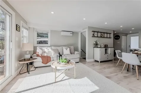 19 Matthew Court Halton Hills ON L7J 2W3