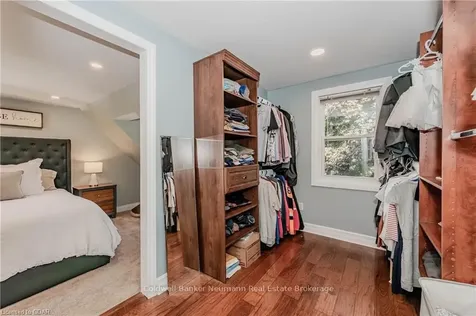 19 Matthew Court Halton Hills ON L7J 2W3