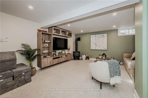 19 Matthew Court Halton Hills ON L7J 2W3