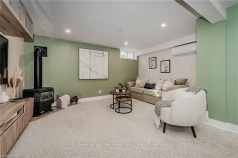 19 Matthew Court Halton Hills ON L7J 2W3