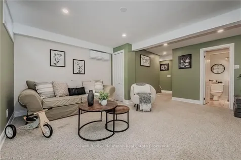 19 Matthew Court Halton Hills ON L7J 2W3