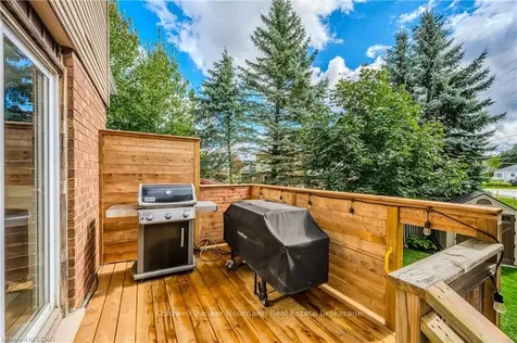 19 Matthew Court Halton Hills ON L7J 2W3