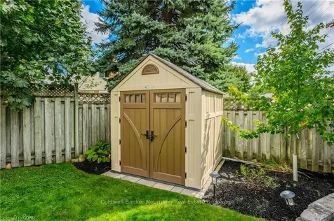 19 Matthew Court Halton Hills ON L7J 2W3
