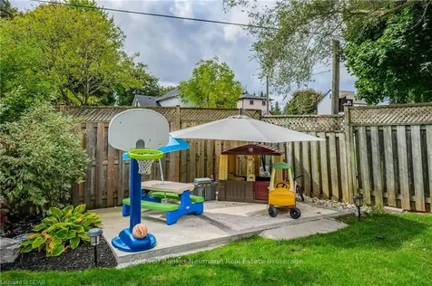 19 Matthew Court Halton Hills ON L7J 2W3