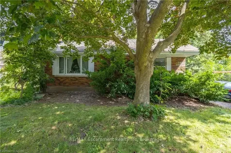 242 Elmore Street Halton Hills ON L7J 1T9