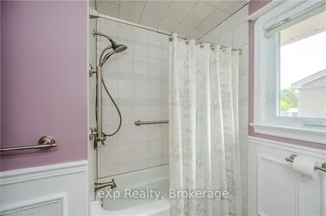 23 Delrex Boulevard Halton Hills ON L7G 3X8