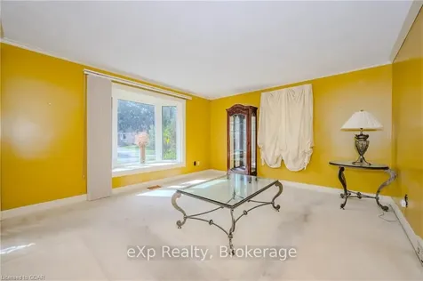 23 Delrex Boulevard Halton Hills ON L7G 3X8