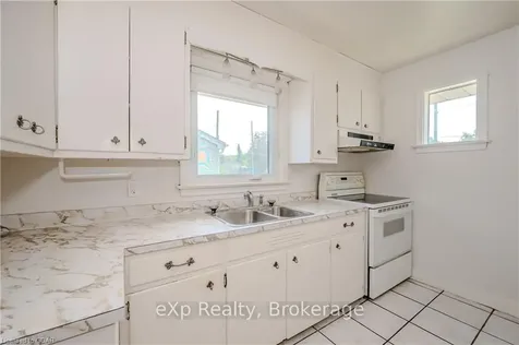 23 Delrex Boulevard Halton Hills ON L7G 3X8
