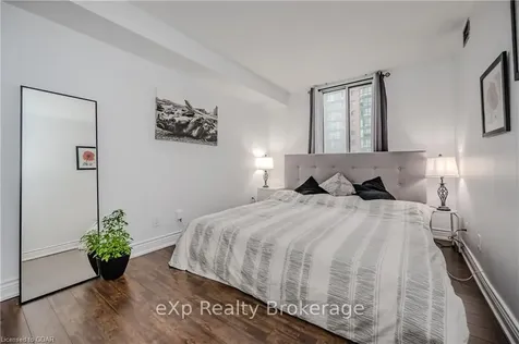 115 Hillcrest Avenue Mississauga ON L5B 3Y9
