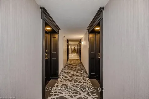 115 Hillcrest Avenue Mississauga ON L5B 3Y9