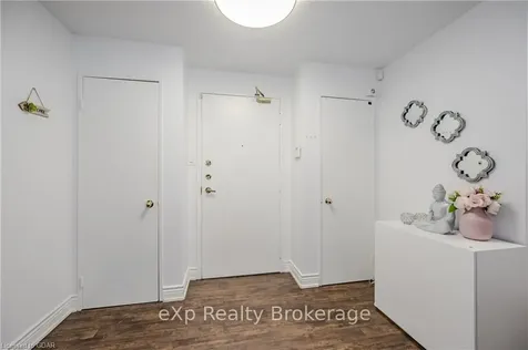 115 Hillcrest Avenue Mississauga ON L5B 3Y9