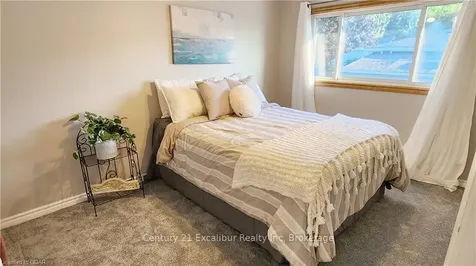 4 Cardwell Street Orangeville ON L9W 2V4