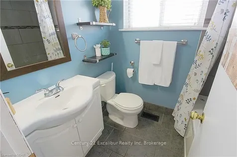 4 Cardwell Street Orangeville ON L9W 2V4