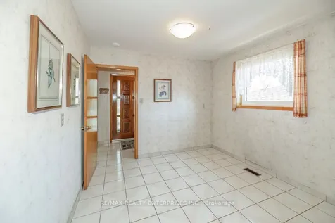 7368 Redstone Road Mississauga ON L4T 2A9