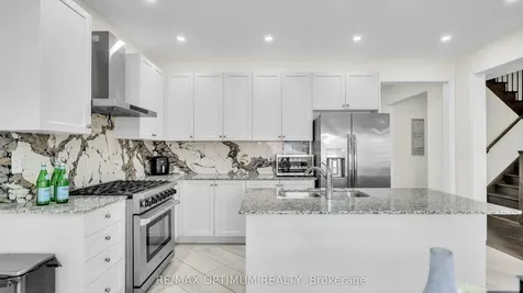 11 Neil Promenade Caledon ON L7C 4H6