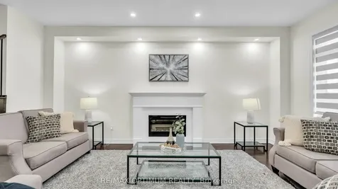 11 Neil Promenade Caledon ON L7C 4H6