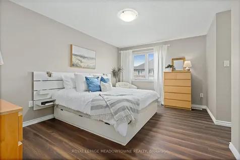 451 Zuest Crescent Milton ON L9T 8E7