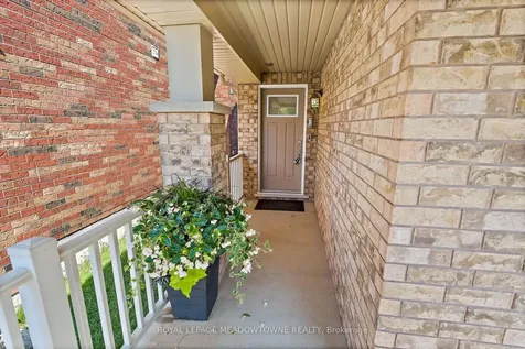 451 Zuest Crescent Milton ON L9T 8E7