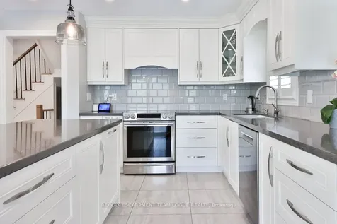 2266 Elmside Crescent Burlington ON L7L 6Y5