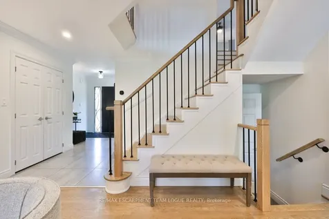 2266 Elmside Crescent Burlington ON L7L 6Y5