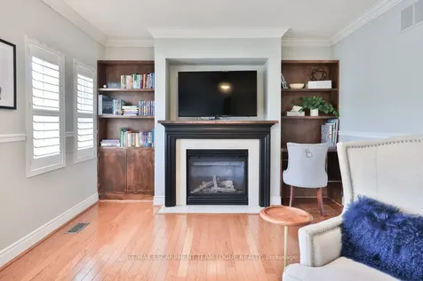 2266 Elmside Crescent Burlington ON L7L 6Y5
