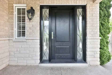 2266 Elmside Crescent Burlington ON L7L 6Y5