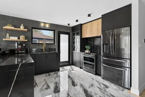 19 Hardwick Court Toronto ON M9C 4G5
