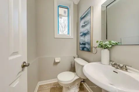 2066 Broadleaf Crescent Burlington ON L7L 6S4